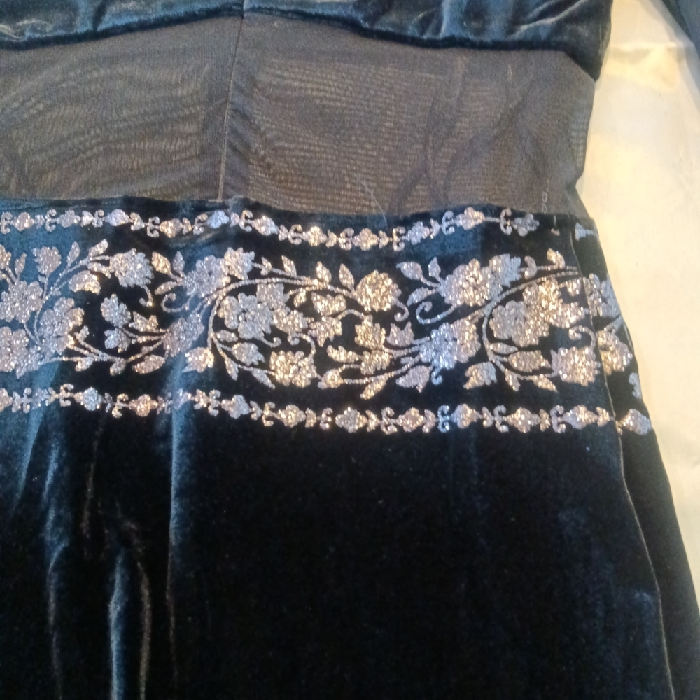 Dress - Picture 9 of 10